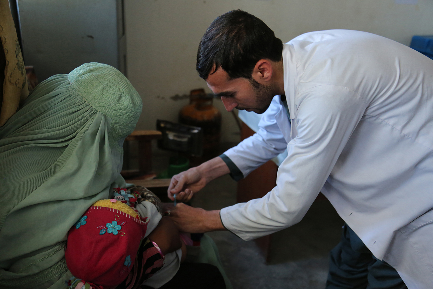 Afghanistan-immunization-hospital-Ishaq-Anis-Rumi-Consultancy-World-Bank