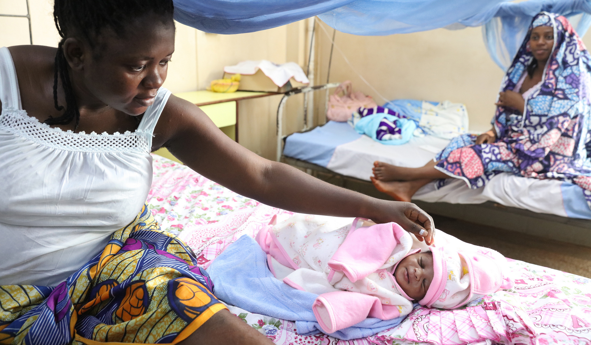 Cameroon mother and newborn. Photo: Dominic Chavez / GFF