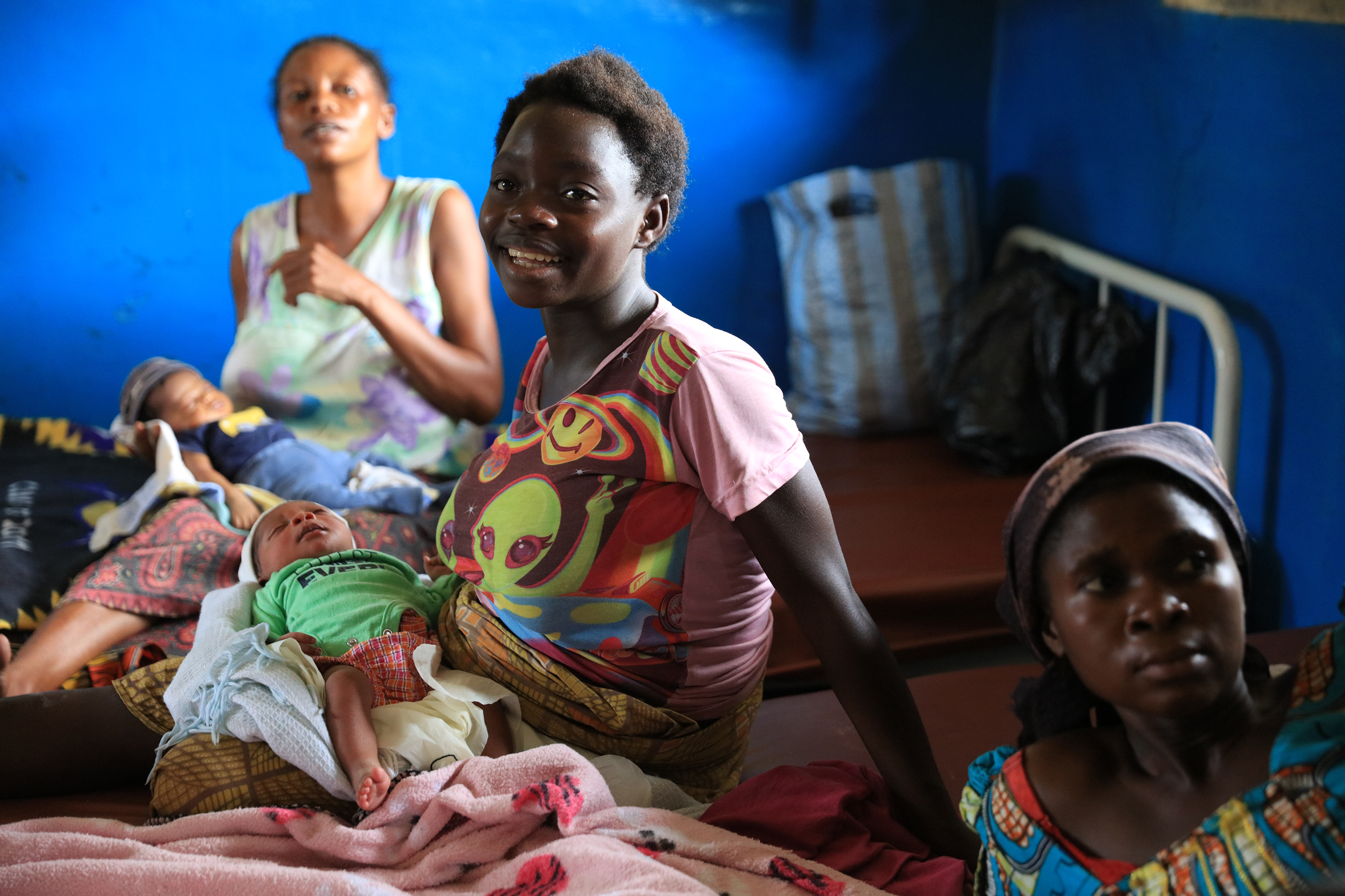 DRC women and children. Photo: Dominic Chavez / Global Financing Facility