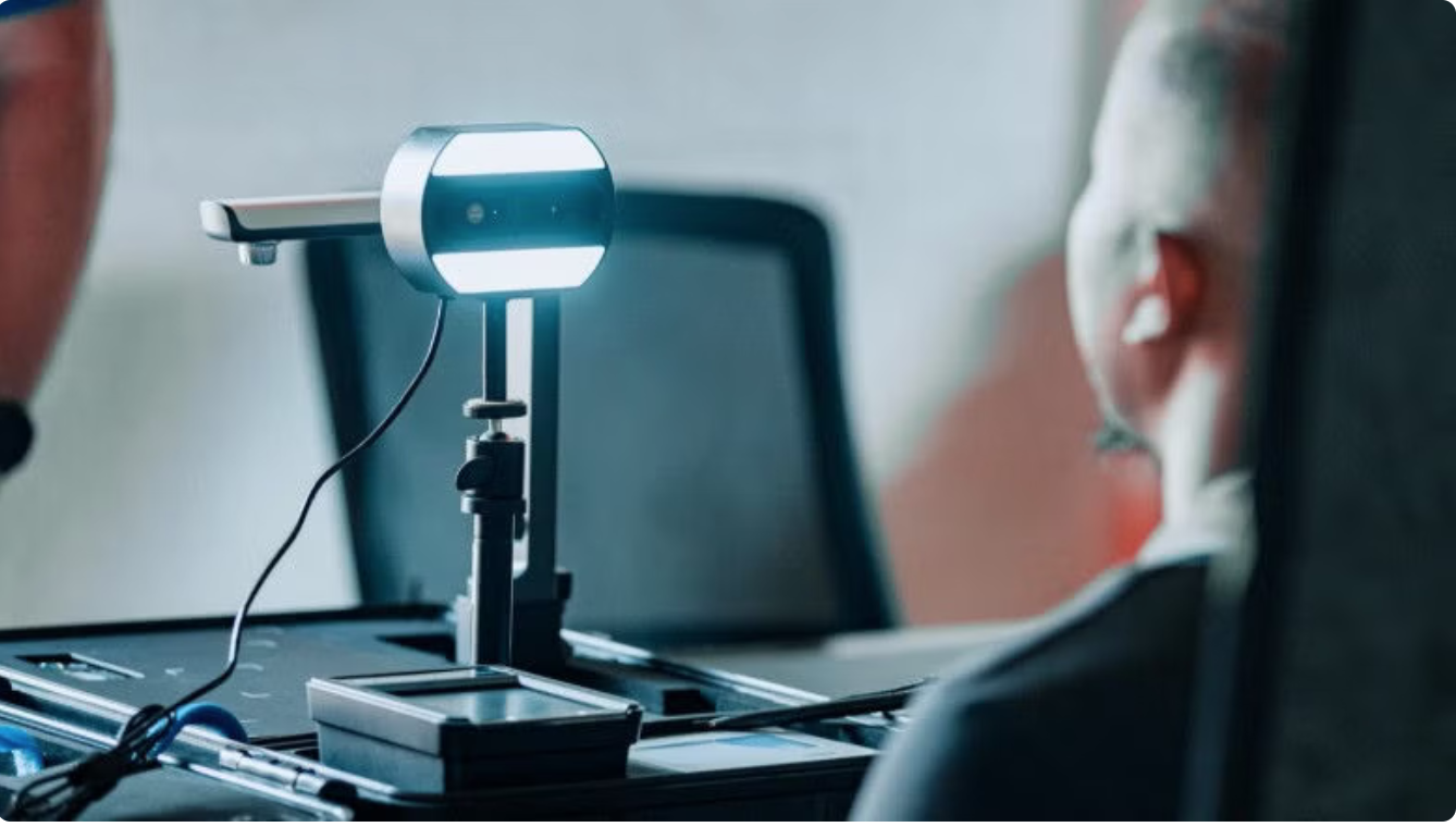 A biometric device captures identity data during registration, part of the nationwide enrollment campaign ‘Izaho Tokana”, supported by the World Bank. Photo: Tsiky Ranaivoarisoa.