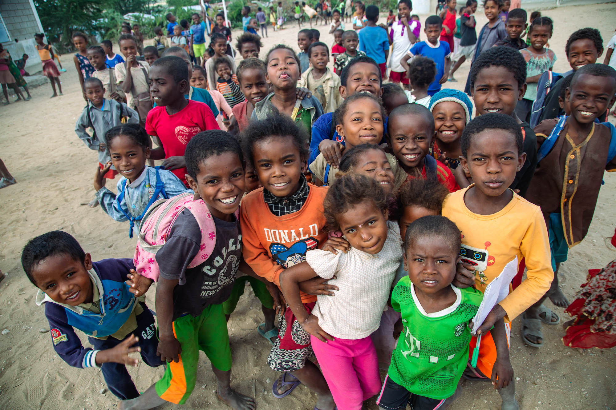 Group of children in Madagascar. © Natia Tsiky / World Bank