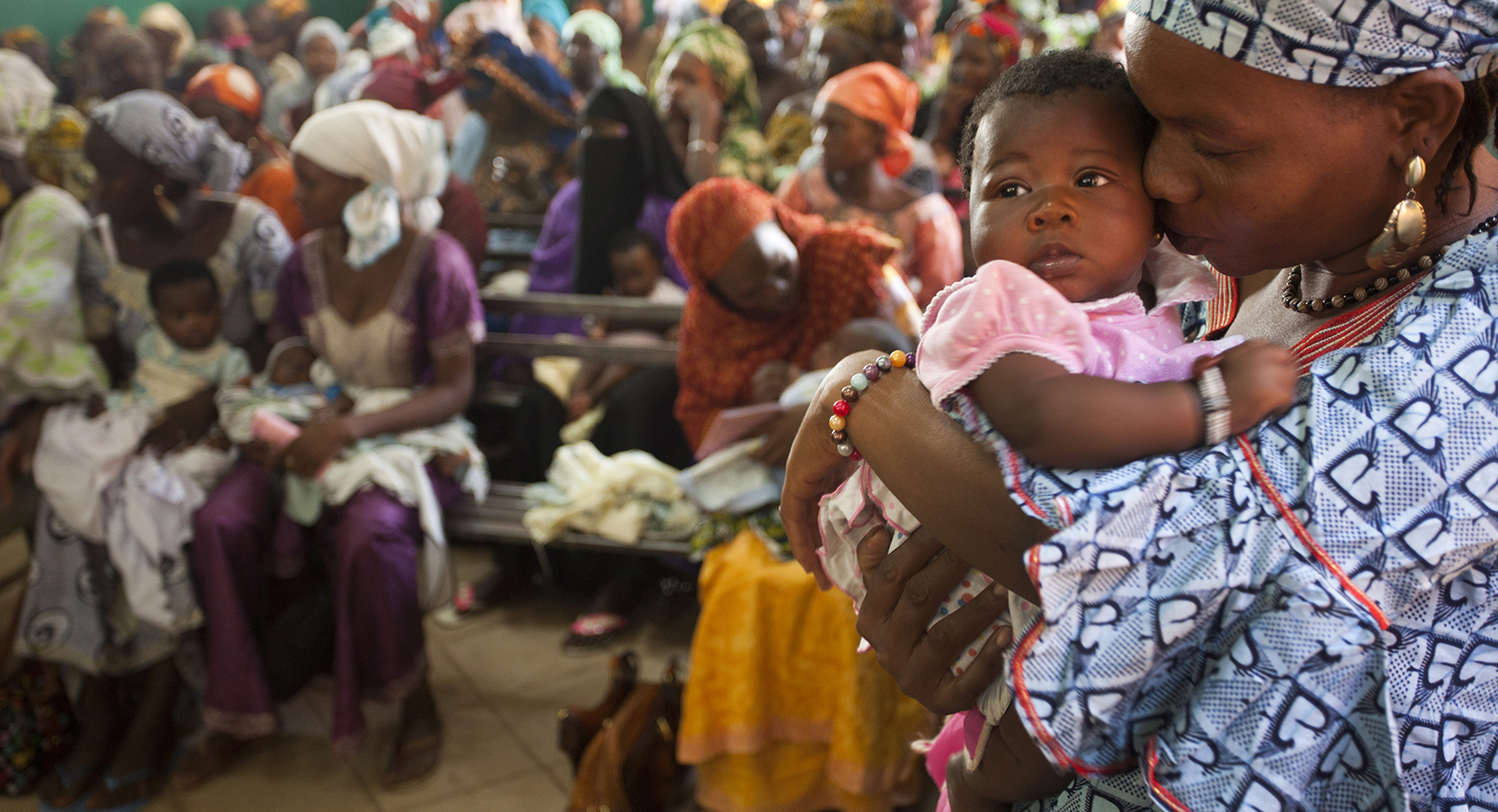 Mali_Foune Kouyate_vaccinate babies_Dominic_Chavez-WB