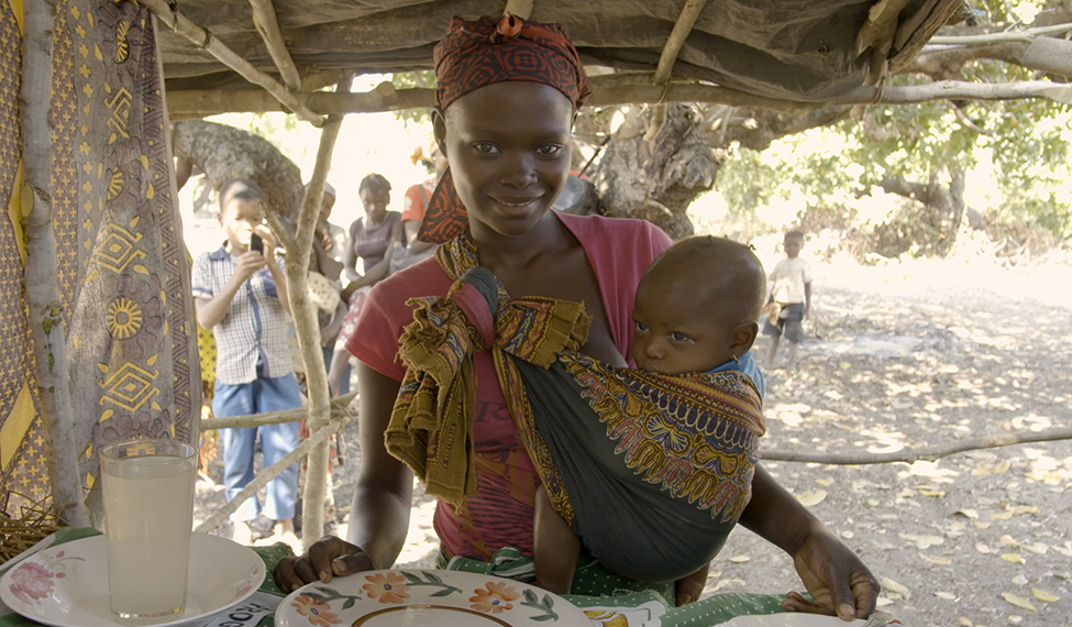 A young woman with her child in Mozambique