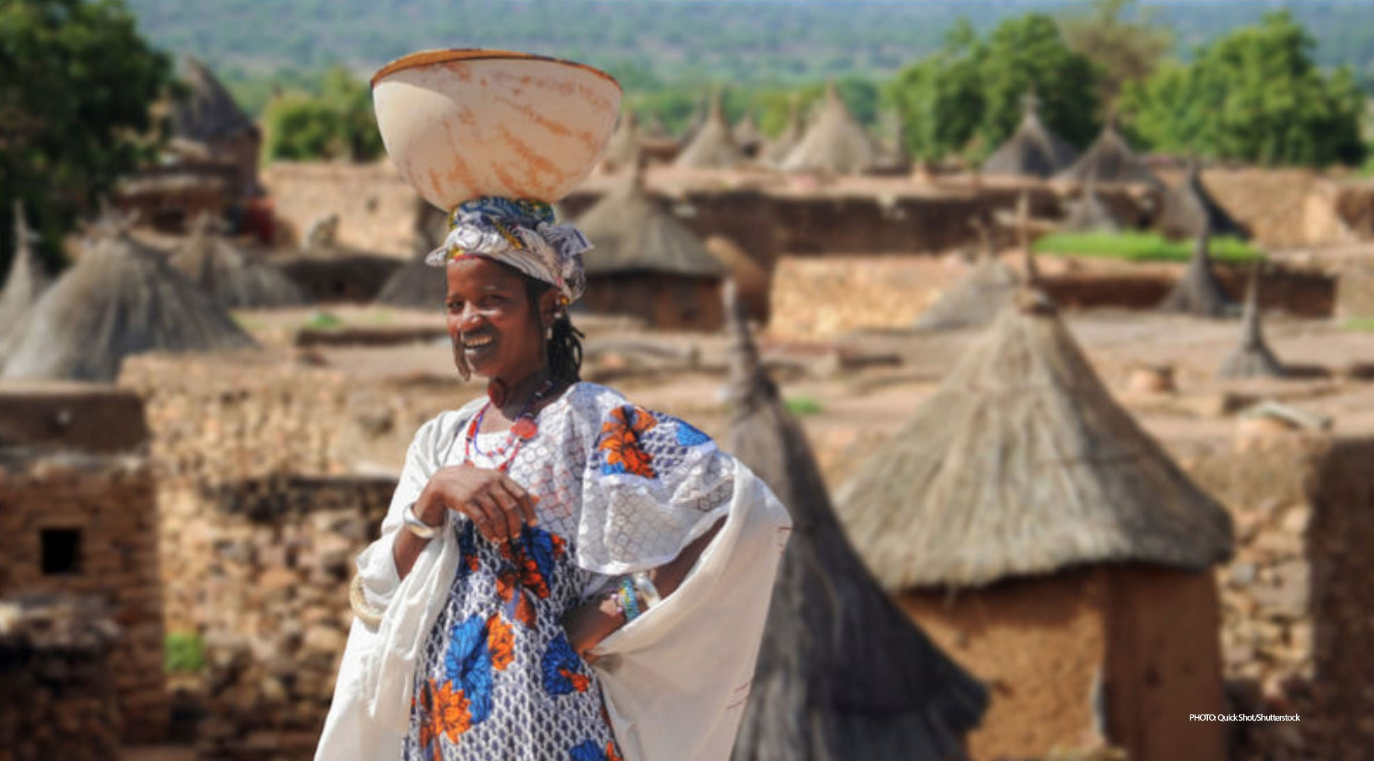 Dogon tribe woman in Bandiagara, Mali - photo: Quick Shot/Shutterstock