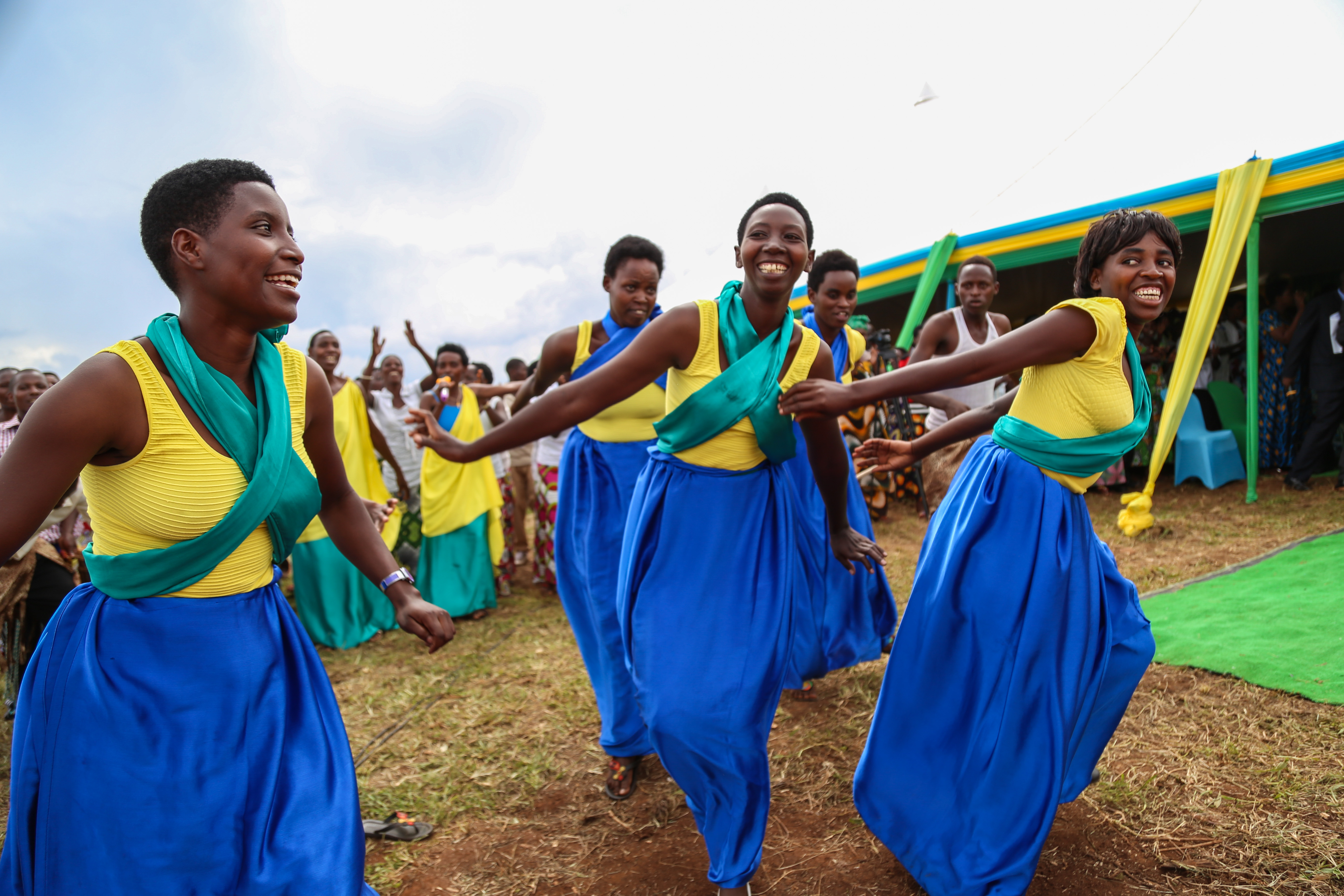 Rwanda_women-dancing-Sarah-Farhat-World-Bank