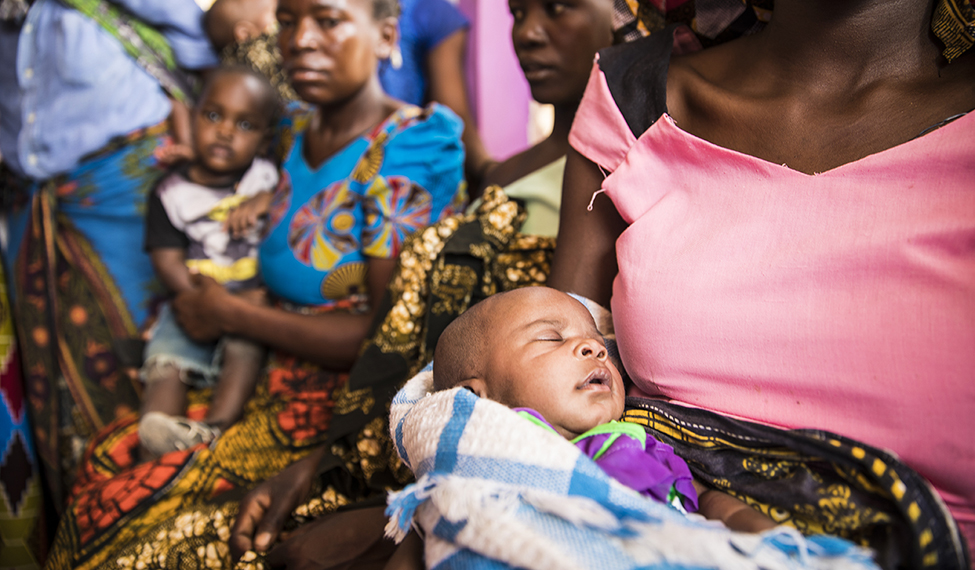 Tanzania mother child. Photo: John Rae / Global Financing Facility