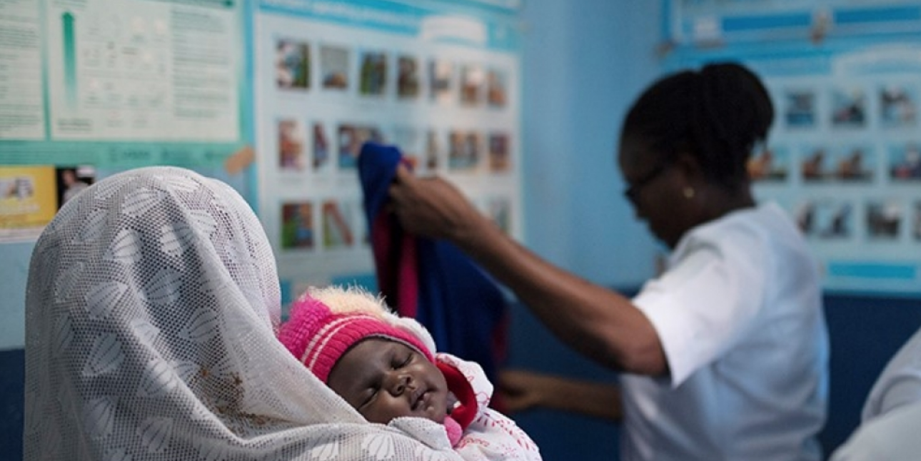 Mothers receive family planning services provided by nurses at Primary Health Care Maraba, in Karu, Nigeria. Photo © Dominic Chavez / Global Financing Facility