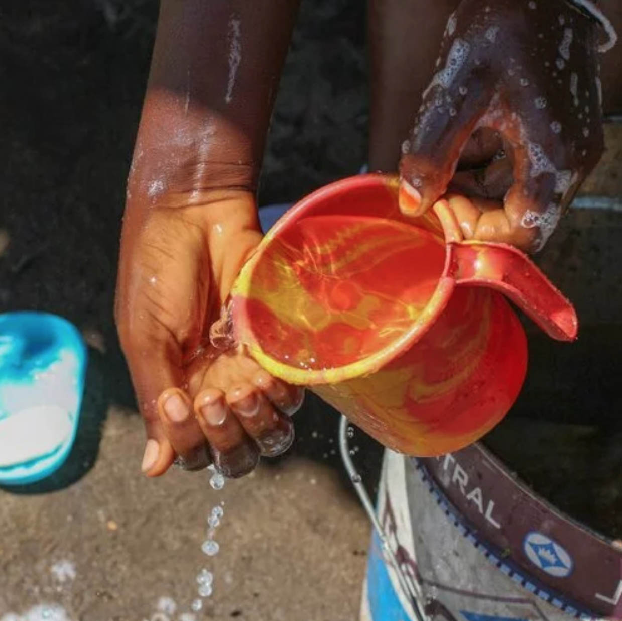 Hands washing