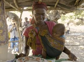 A young woman with her child in Mozambique
